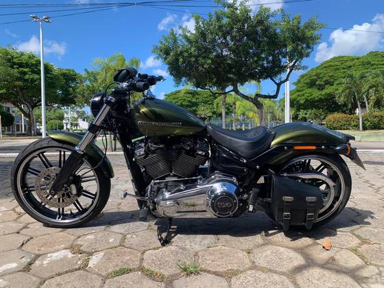 HARLEY-DAVIDSON SOFTAIL BREAKOUT 114 HARLEY-DAVIDSON SOFTAIL BREAKOUT 114